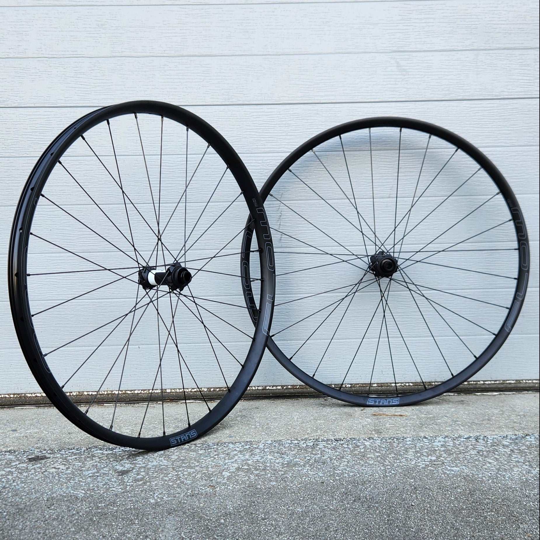 Mountain Wheelset Stan s No Tubes Flow Mk4 DT Swiss 350 Boost 27 Imby Bikes